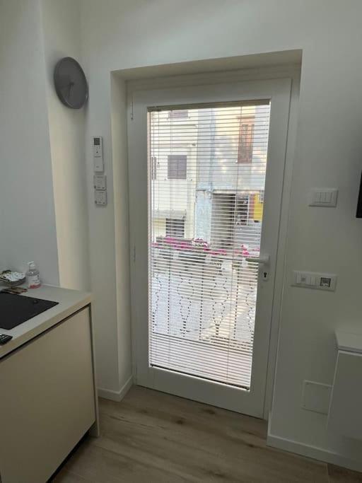 Apartmán Grazioso Monolocale Milán Exteriér fotografie