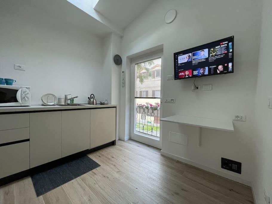 Apartmán Grazioso Monolocale Milán Exteriér fotografie