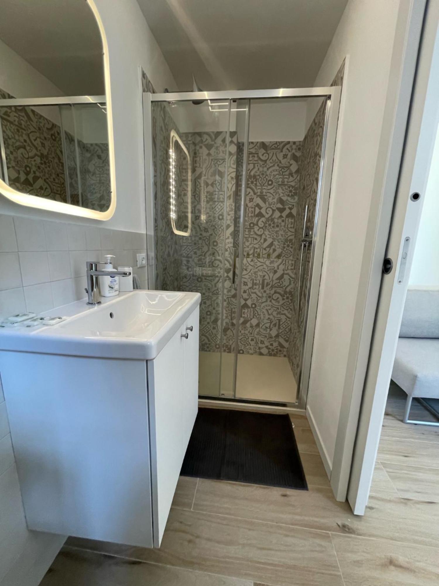 Apartmán Grazioso Monolocale Milán Exteriér fotografie