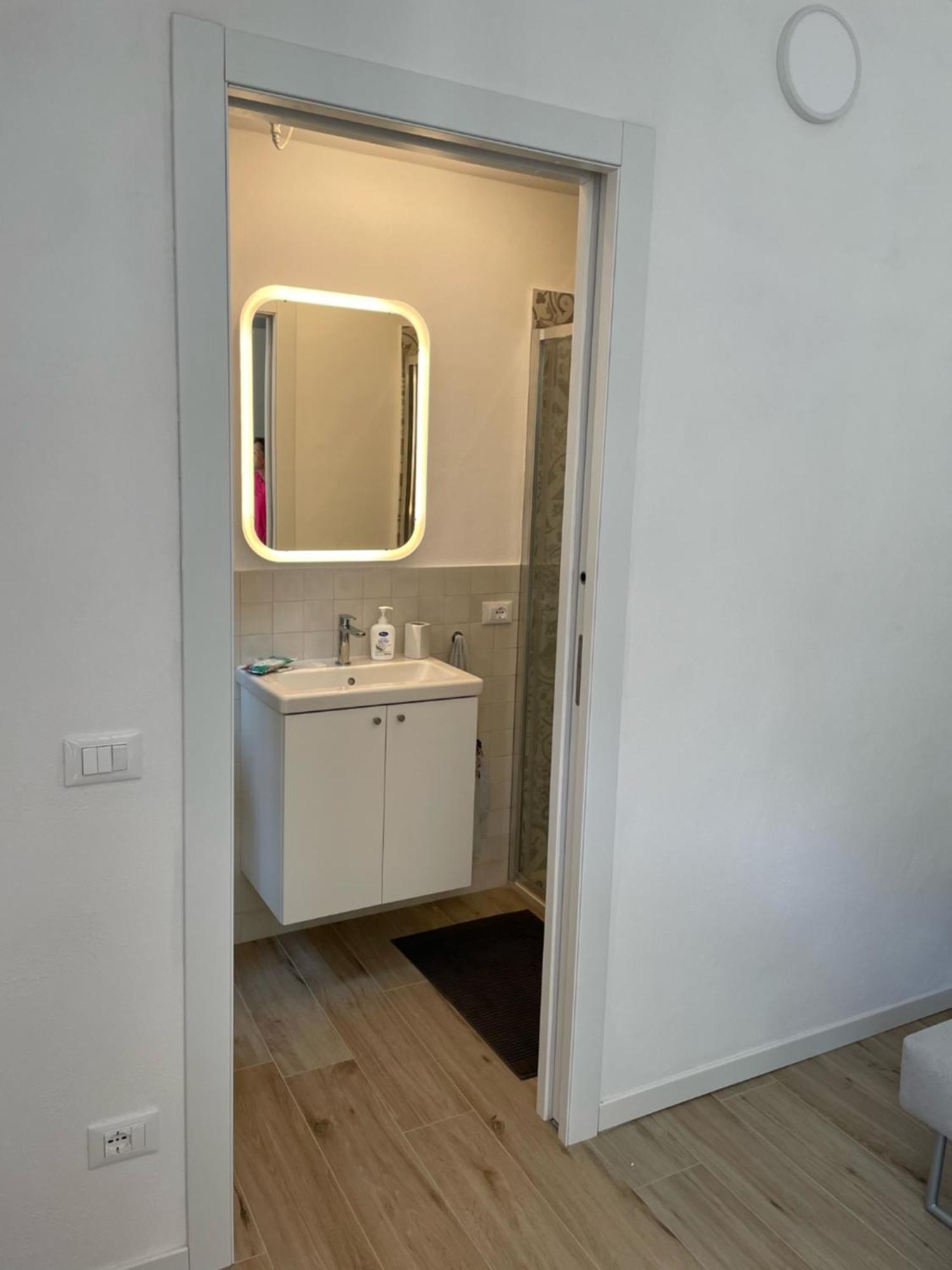 Apartmán Grazioso Monolocale Milán Exteriér fotografie